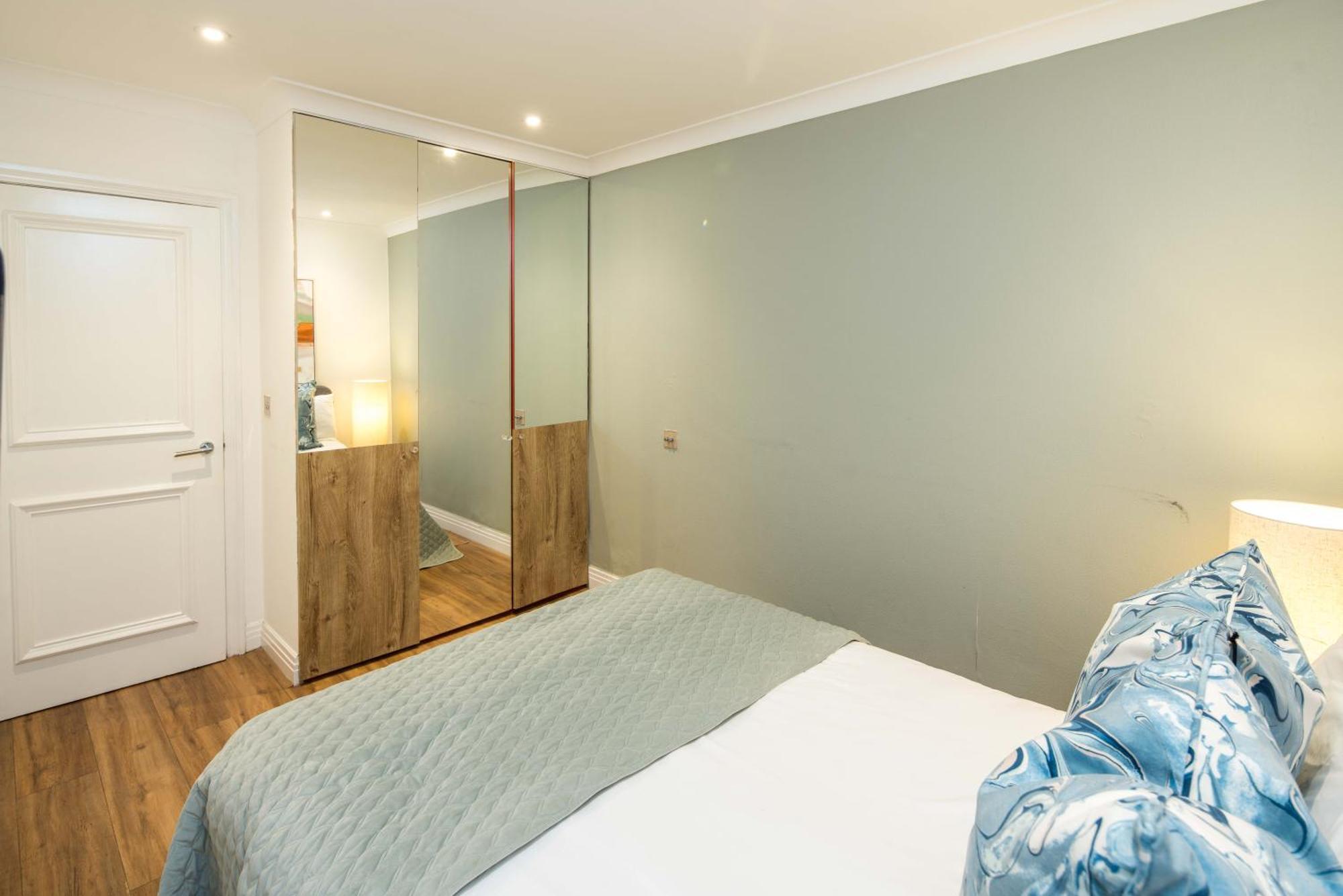 N19 Southkensington-museums-hydepark-caffe
